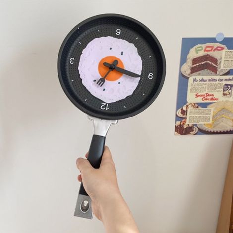 Reloj de pared de ABS con forma de sartén para huevos, silencioso y a pilas, ideal para cocina, salón o dormitorio. Color rosa. (1/5)