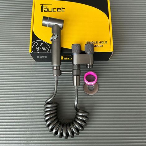 Ensemble de douchette WC gris pistolet, robinet d'angle une entrée deux sorties, pulvérisateur haute pression (1/5)