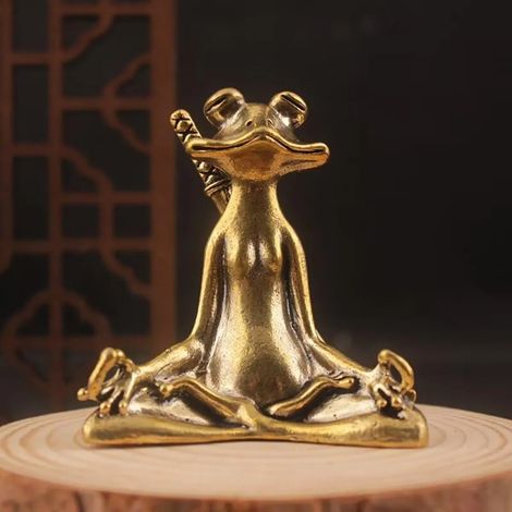 1 statue de grenouille de méditation en bronze rétro avec mini-épée - finition en bronze, statue de grenouille de yoga pour la décoration de la maison, décoration de table, cadeaux uniques (1/5)
