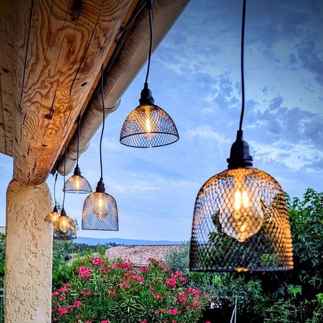 2,5 m Lichterkette für den Außenbereich – 6 warmweiße LED-Lampen – Schwarzer Metallschirm – 24-V-Netzteil mit Timer – Blachère Illumination (1/5)