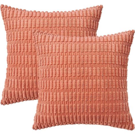 Lot de 2 housses de coussin décoratives en velours côtelé corail 50 x 50 cm, douces, à rayures bohèmes, pour canapé, salon ou lit. (1/5)