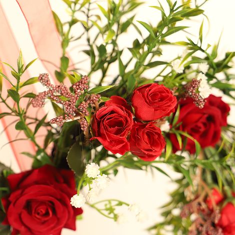 Valentinstag-Kranzdekoration, künstlicher Rosenkranz mit Schleife, herzförmiger, simulierter Frühlingshochzeitskranz (1/5)