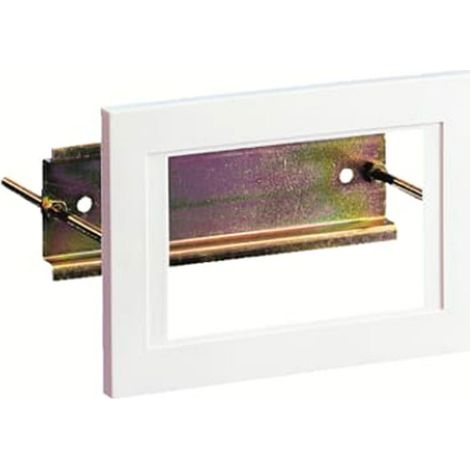 Bride de fixation panneau arrière 4 modules - IP40 (S200- SN201- F200- DS200…) 16219334 ABB D230470