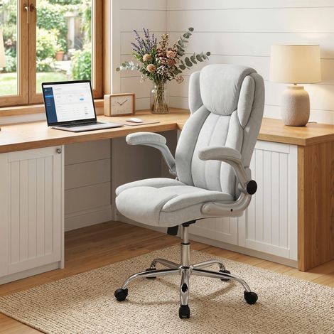 Silla ergonómica, respaldo alto, terciopelo estampado, reposabrazos plegables, color blanco crema.