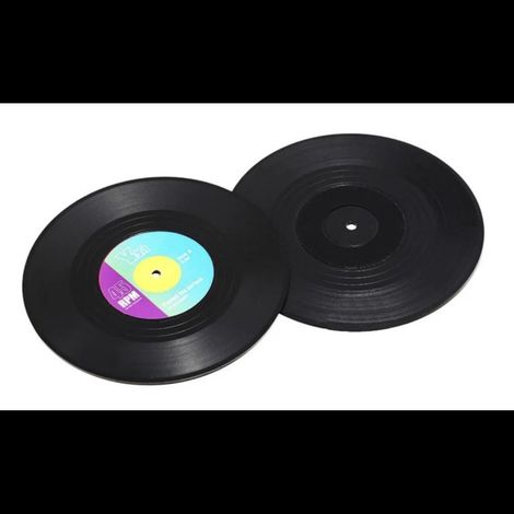 Six sous-verres ronds en forme de disques vinyle rétro de la marque Versteeg, pour les mélomanes. (1/2)