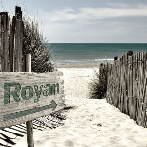 Tableau sur toile Royan 30x30 cm - Impression sur Toile Murale Décorative - Image imprimée en HD sur Toile - Toile sur Châssis en Bois FSC - Fabriqué en France (1/4)