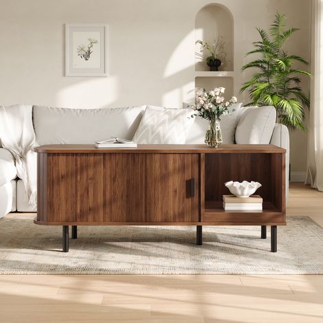 Table basse avec porte coulissante et rangement, 110x40x55 cm, façade à lattes, niche ouverte, bords arrondis, pieds en métal, salon (1/5)