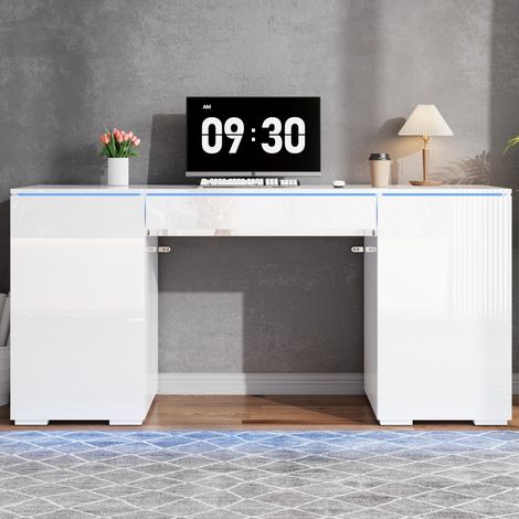 Grand bureau 140x50 cm finition brillante, avec éclairage LED, 1 tiroir et 2 portes, bureau d’ordinateur moderne avec grande surface de travail, coiffeuse avec rangement, blanc brillant. (1/5)