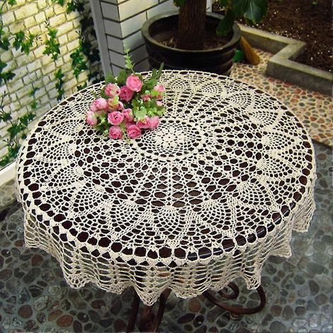 Nappe ronde en coton beige, crochetée à la main, ajourée, idéale pour les tables de mariage. Beige (1/5)