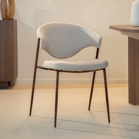 Esszimmerstuhl Bouclé-Sandfarbe Kaito – Rahmen in Walnussoptik – (1/5)