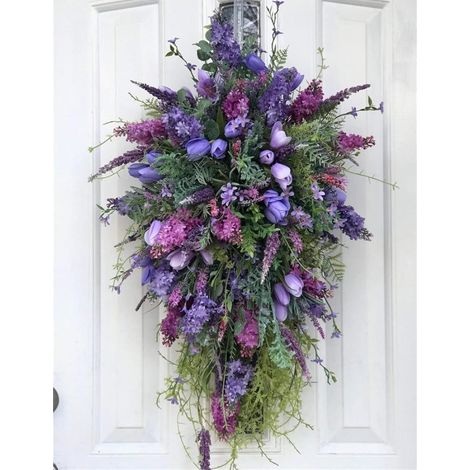 Couronne Décorative Printemps Été en Forme de Goutte avec Lavande, Tulipes et Papillon, Décoration de Porte d'Entrée pour Fête des Mères (1/5)