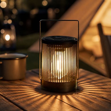Lampe solaire d'extérieur style rétro, abat-jour ajouré à rayures verticales en métal, lumière chaude, avec poignée, 12x12x19 cm, lot de 2 (1/4)