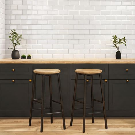 Lot de 2 tabourets de bar noirs piètement en métal assise bois (1/5)