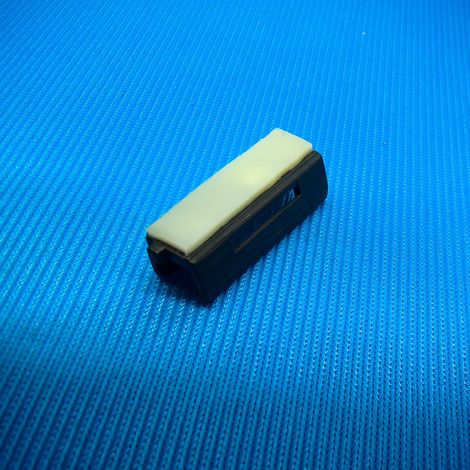 73856-ED50A is a 20-piece set of clips for the roof drainage channels of Nissan Tiida, Sylphy, and Sunny vehicles. (1/4)