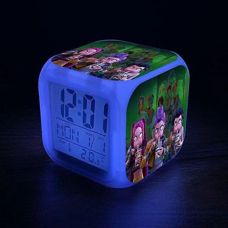 Réveil à motif dessin animé avec veilleuse LED, affichage numérique couleur, température, calendrier et jour de la semaine, idéal pour décorer une chambre de fille. Fonctionne avec trois piles AA (non (1/4)