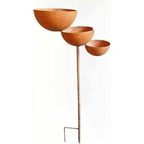 Recolector de agua para bebedero de pájaros decorativo de metal tono cobre de 3 niveles con estaca para jardín exterior. (1/5)