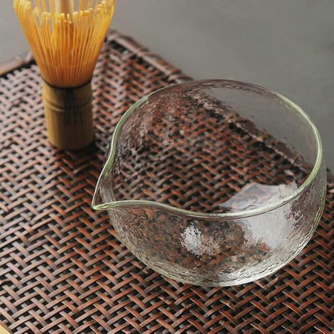 Bols à matcha en verre texturé transparent de 500 ml avec bec verseur Banmo (1/4)