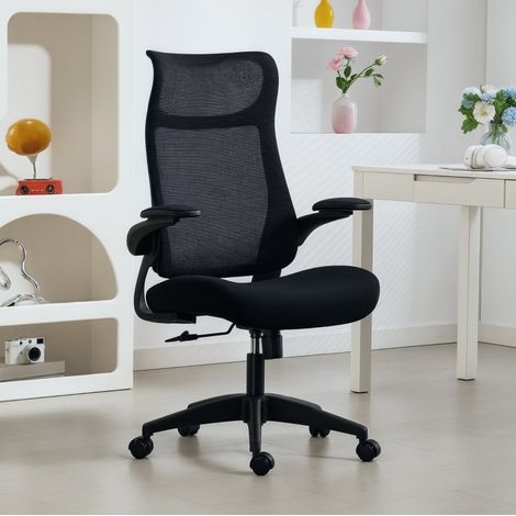 Sedia da ufficio ergonomica in plastica nera 64x65x108-118 cm con schienale in rete, poggiatesta, braccioli 3D e funzione basculante (1/5)