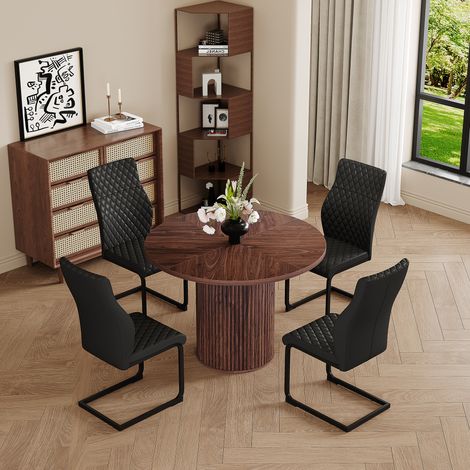 Ensemble table ronde 100 cm en MDF noyer + 4 chaises noires motif losanges, dossier haut, pieds cylindriques, fixation Velcro – salle à manger (1/4)