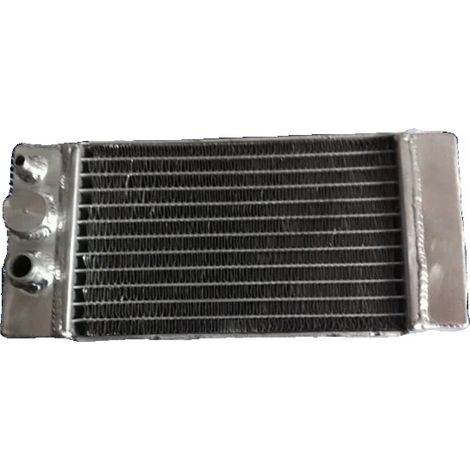 Radiador de aluminio, compatible con Derbi Senda 50cc, diseño ligero, alta eficiencia de refrigeración, mayor durabilidad, rendimiento optimizado. (1/5)