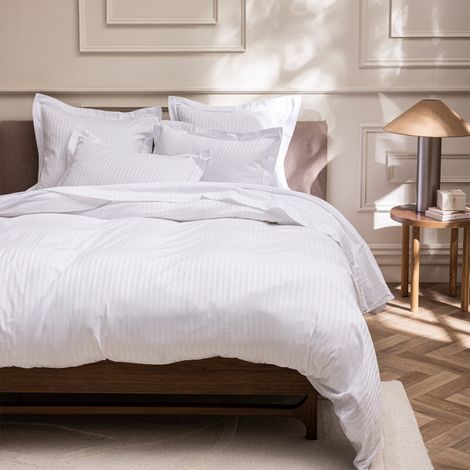 Drap Plat "Prestige" 100% Satin de coton Peigné avec fines rayures / 120 fils /cm² Coton Pur - - 240 x 300 cm pour lit 2 places - - 240 x 300 cm pour lit 2 places
