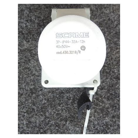 Prise à encastrer 3P 32A femelle clapet blanc 40-50V 50/60Hz socle 55x55mm pour coffret 12h étanche IP44 IEC309