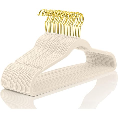 Juego de 50 perchas de terciopelo resistentes y antideslizantes, delgadas, color marfil, con ganchos dorados, ahorran espacio, para ropa.