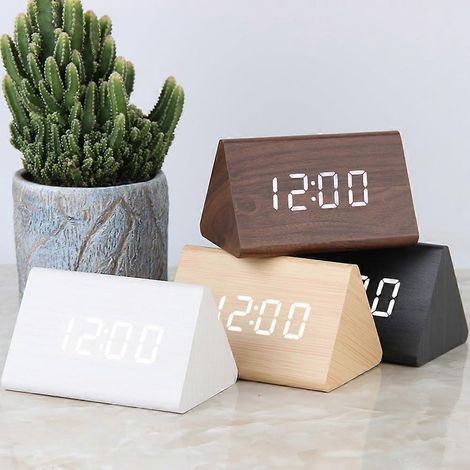 Horloge triangulaire moderne en bois avec affichage numérique LED, réveil en bois, thermomètre de bureau numérique, minuteur classique, calendrier. (1/5)