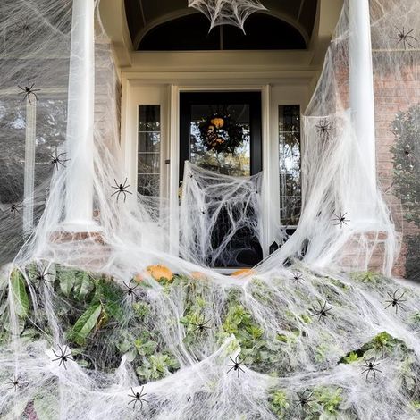 Toile d'araignée géante 1300 pi² - 100 araignées réalistes incluses - Décoration d'Halloween super extensible - Usage intérieur et extérieur - Facile à installer et retirer - Ambiance effrayante (1/5)