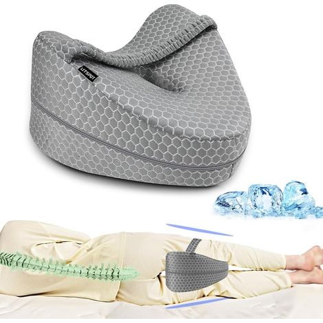 Oreiller de Jambe Rafraichissant en Mousse à mémoire de Forme, Gris Coussin de Genou Ergonomique pour Dormeurs Latéraux, pour Soulagement la Pression au Dos, Hanches et Articulaires, 26x28x17cm (1/5)