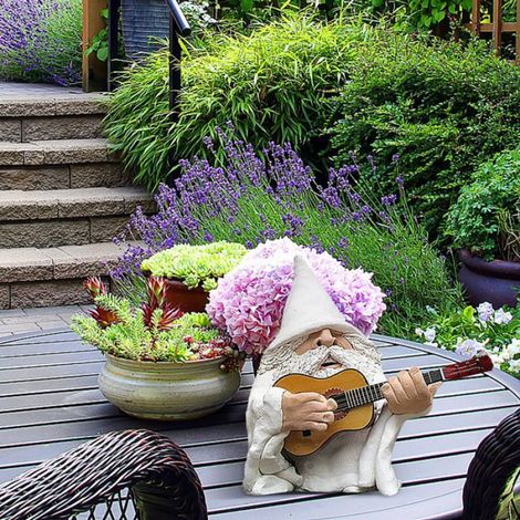 nain de jardin coquin en forme de langue, idéal pour décorer une pelouse, un patio ou une terrasse intérieure ou extérieure. (1/4)