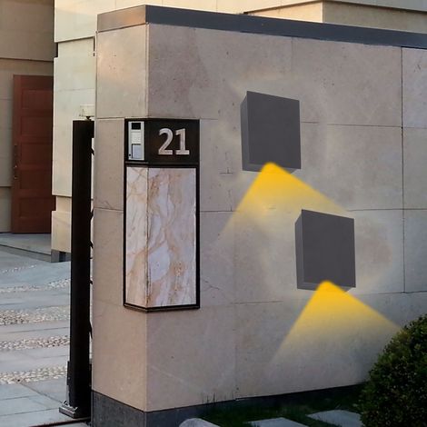 Applique murale carrée en aluminium avec LED 6W et 2 faisceaux LED (haut et bas), idéale pour une table de chevet, un salon, un couloir, un karaoké, un restaurant ou une allée. Boîtier noir. (1/5)