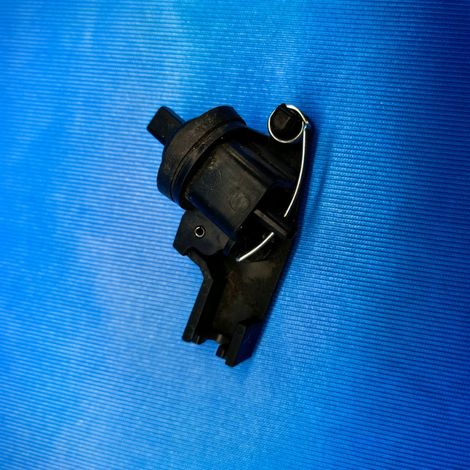 78827-2FJ0A is applicable to the fuel tank cap opening device and fuel tank cap lock of Nissan Qashqai, Tiida, and Sylphy. (1/4)