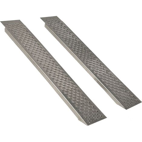 Conjunto de 2 rampas rectas de aluminio L: 200cm An: 20cm, perfil antideslizante con una capacidad máxima de 400 kg / par.