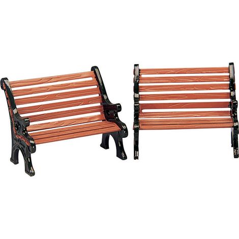Panchine in legno con finiture nere per villaggio di Natale nella zona parco o Luna Park (1/2)