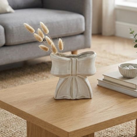 Maison Off White Statement Bow Vase (1/3)