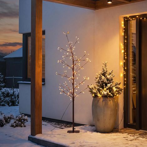 ECD Germany Sapin de Noël lumineux, 150 cm, 855 LED blanc chaud, minuterie, intensité réglable, en métal, déco d'intérieur et d'extérieur, arbre décoratif à branches nues, sur pied, piquets inclus (1/5)