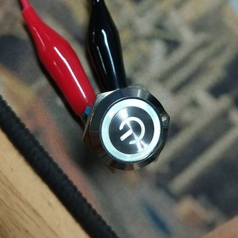 Lot de 2 interrupteurs à bouton-poussoir 12-24 V CC, ronds, 4 broches, à réarmement automatique, avec témoin lumineux d'alimentation (blanc). (1/5)