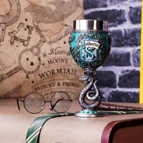 Harry Potter Slytherin Chalice - Hand-Sculpted - High-Quality Resin - Collector's Item (1/4)