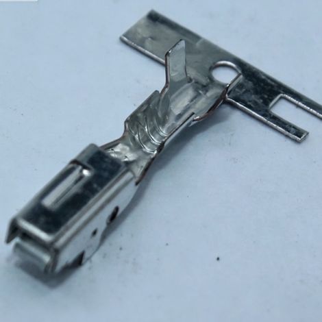 368085-1 Connecteur automobile, prise, borne de faisceau de câbles (1/2)
