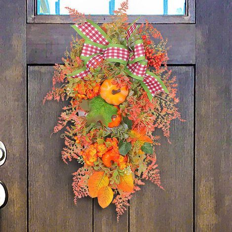 Herbstkranz – Künstlicher Kranz mit Kürbis und Ahornblatt – Für Haustür, Wand oder Fenster – 50 x 35 cm – 1 Stück (1/5)