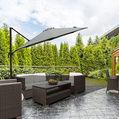 Ombrellone ottagonale a sbalzo Outsunny, inclinabile, girevole a 360°, con base a croce, 8 stecche, manovella inclusa, telaio in alluminio, acciaio, Ø 3 x 2,5 m, grigio scuro.