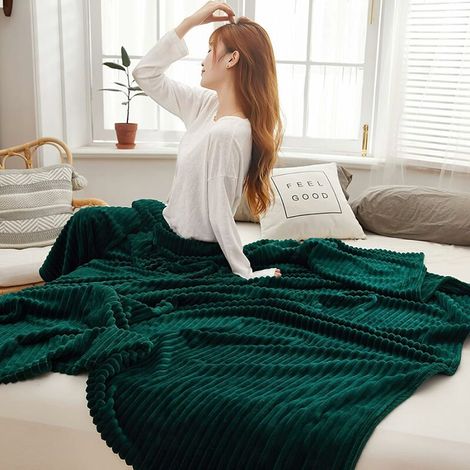 Flannel Coral Fleece Blanket, A Variety of Sizes and Colors, Soft and Warm to the Touch, Reduce Stress, Improve Sleep Effect (Retro Green, 100cm × 150cm)- (1/4)