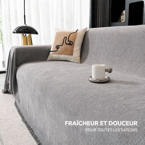 Jeté de canapé en chenille gris motif chevrons 180 x 260 cm grand 2 places méridienne gris 260cm réf 6814 50 × 30 × 8 cm 1,8 kg – Livraison gratuite