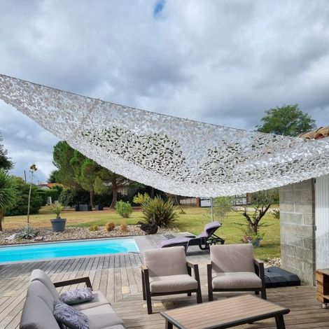 Filet de camouflage triangulaire blanc 4x4x4m (1/5)