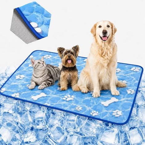 Tapis rafraîchissant pour chien et chat – 70x50 cm – Bleu – Motif os et empreintes – Repos d’été (1/5)