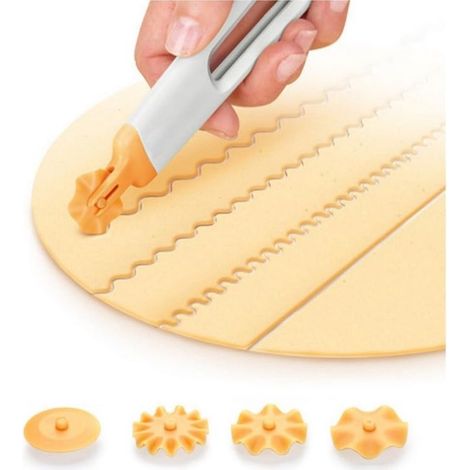 Set of 2 rotating pizza cutters with plastic blades for cutting yellow pizzas (1/5)