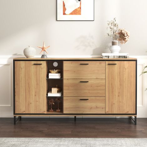 Sideboard avec trois tiroirs, veinage exquis. Buffet moderne de couleur bois avec compartiments de rangement - des meubles d'intérieur élégants et fonctionnels. Noir et couleur bois (1/5)