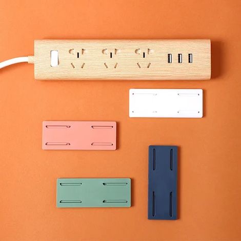 Lot de 4 supports muraux pour multiprises (1/4)