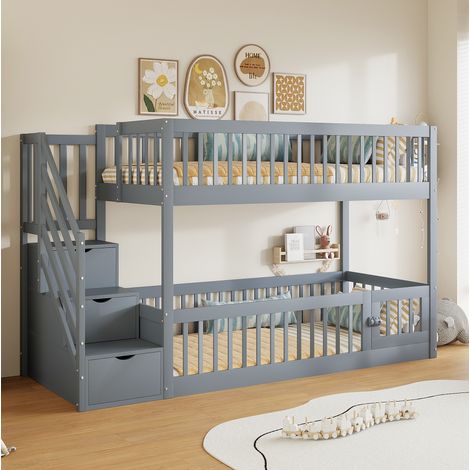 Cama litera infantil moderna 90x200 cm de madera maciza gris con escalera con almacenaje, barandillas de seguridad y cama inferior con puerta (1/5)